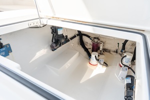 33ft Mag Bay Yacht For Sale