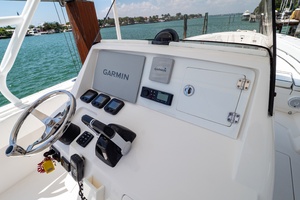 32ft Intrepid Yacht For Sale