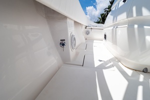 32ft Intrepid Yacht For Sale