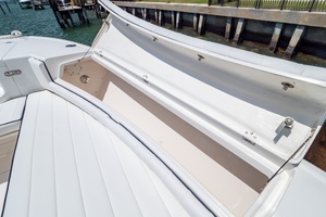 32ft Intrepid Yacht For Sale