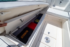 32ft Intrepid Yacht For Sale
