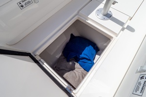32ft Intrepid Yacht For Sale