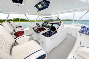 FINS UP Worth Avenue Yachts