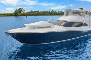 Yacht for sale FINS UP