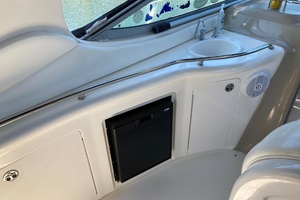 SERENITY NOW 30ft Sea Ray Yacht For Sale