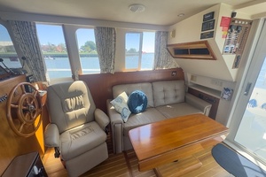 Get Busy Livin 39ft Mainship Yacht For Sale