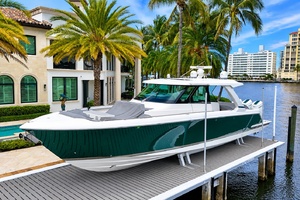 48FT (14.63M) TIARA YACHTS