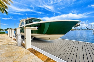 48FT (14.63M) TIARA YACHTS