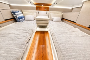 48FT (14.63M) TIARA YACHTS