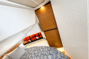 48FT (14.63M) TIARA YACHTS
