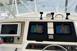 A Whole New World 50ft Silverton Yacht For Sale