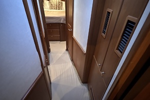 A Whole New World 50ft Silverton Yacht For Sale