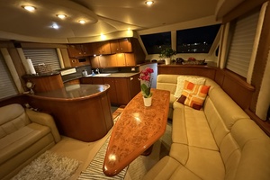 A Whole New World 50ft Silverton Yacht For Sale