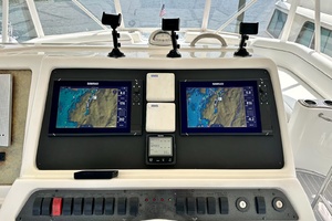 A Whole New World 50ft Silverton Yacht For Sale