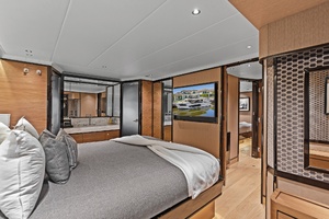 R Boat 75ft Absolute Yacht For Sale