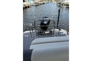 23ft Starcraft Yacht For Sale