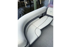 23ft Starcraft Yacht For Sale