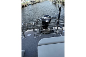 23ft Starcraft Yacht For Sale