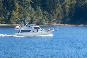 BEACH HOUSE 47ft Bayliner Yacht For Sale