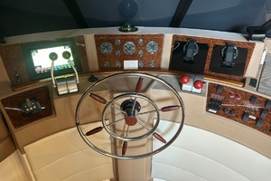 BEACH HOUSE 47ft Bayliner Yacht For Sale