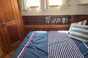 BURNING DAYLIGHT 42ft Grand Banks Yacht For Sale