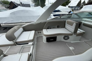 30ft Crownline Yacht For Sale