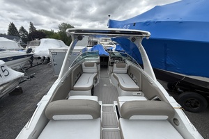 30ft Crownline Yacht For Sale