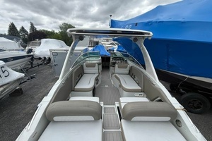30ft Crownline Yacht For Sale