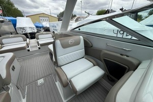 30ft Crownline Yacht For Sale