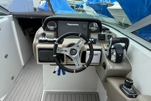 30ft Crownline Yacht For Sale