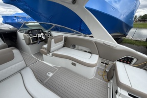 30ft Crownline Yacht For Sale