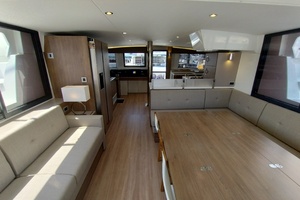 2023 Bali 4.8 interior