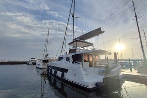 2023 Bali 4.8 stern