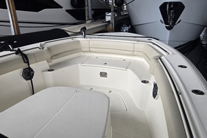 33ft Boston Whaler Yacht For Sale