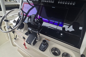 33ft Boston Whaler Yacht For Sale