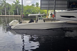 33ft Boston Whaler Yacht For Sale
