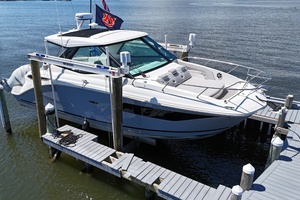 32ft Sea Ray Yacht For Sale