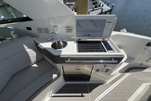 32ft Sea Ray Yacht For Sale