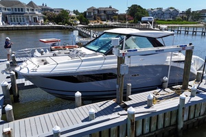 32ft Sea Ray Yacht For Sale