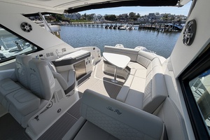 32ft Sea Ray Yacht For Sale