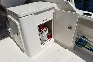 26ft Pursuit Yacht For Sale