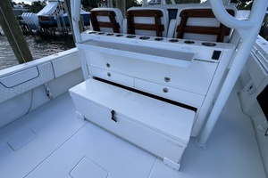 Contender 44 NAUTI GIRL - Cockpit