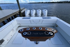 Contender 44 NAUTI GIRL - Cockpit