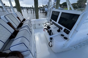 Contender 44 NAUTI GIRL - Helm