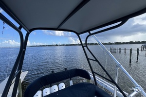 Contender 44 NAUTI GIRL - Tower Helm