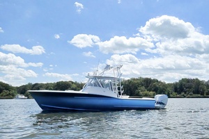 32ft Jarrett Bay Yacht For Sale