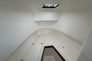32ft Jarrett Bay Yacht For Sale