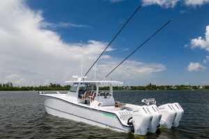 43FT (13.23M) FREEMAN Worth Avenue Yachts