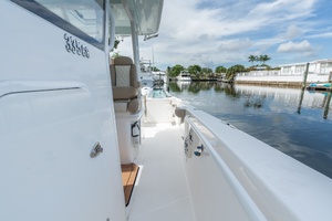 Mer Bare 33ft Everglades Yacht For Sale