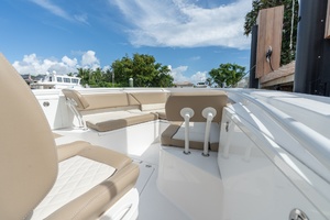 Mer Bare 33ft Everglades Yacht For Sale
